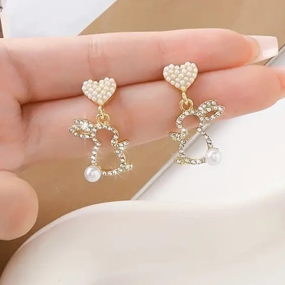Easter Bunny Rabbit Pearl Diamond Earrings. - Picture 1 of 4